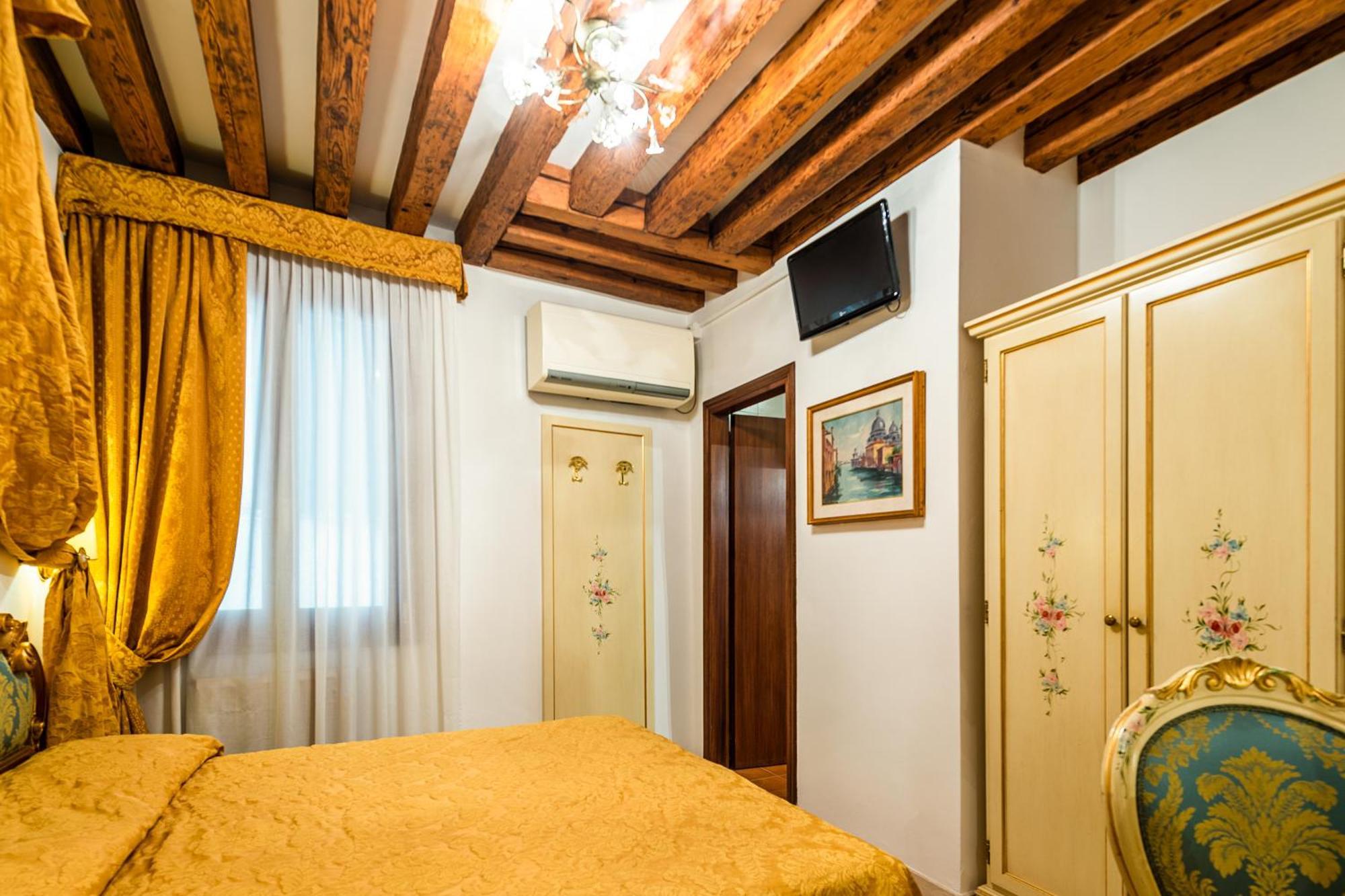 Hotel Al Vagon Venedig Exterior foto