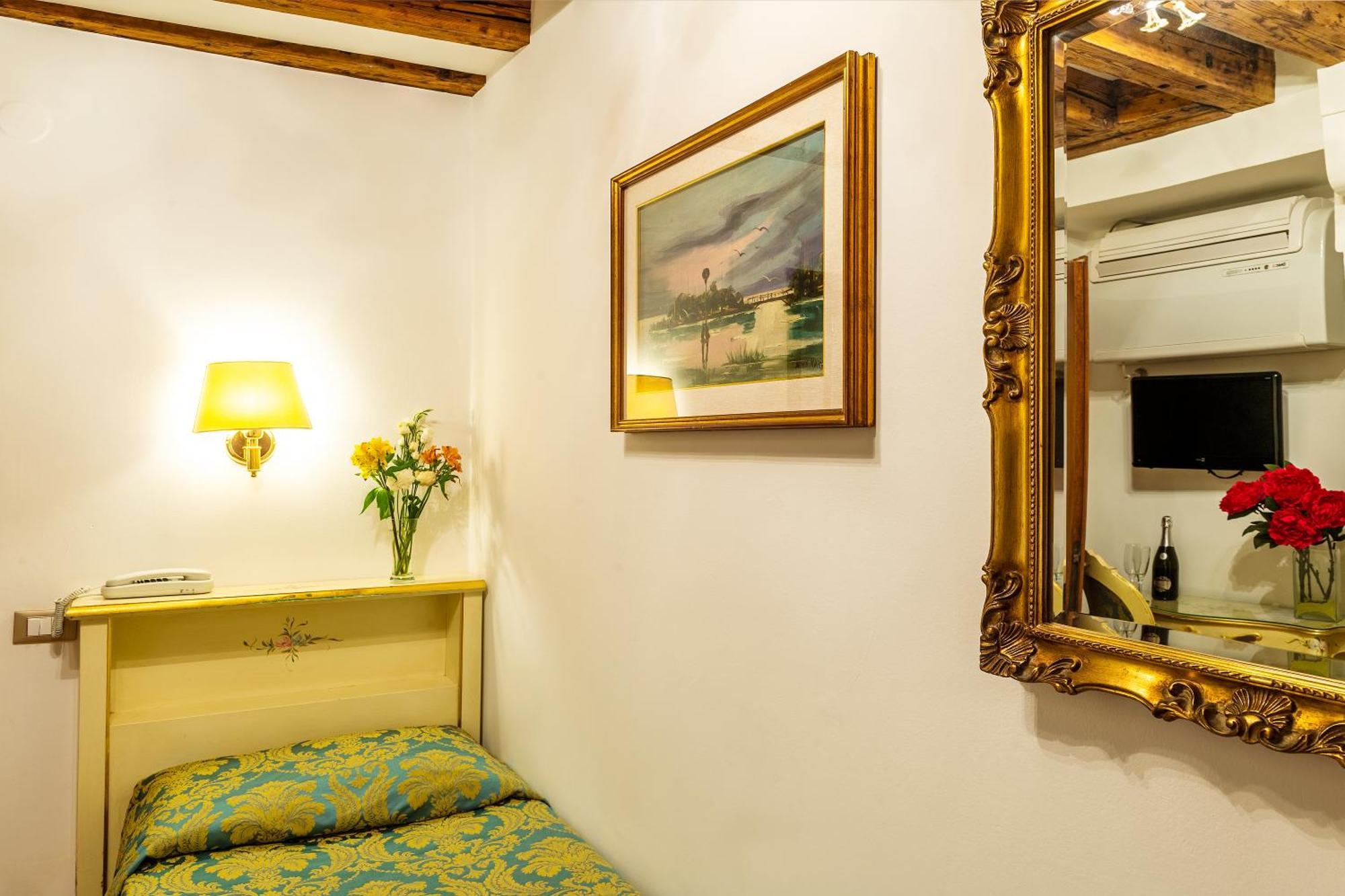 Hotel Al Vagon Venedig Exterior foto